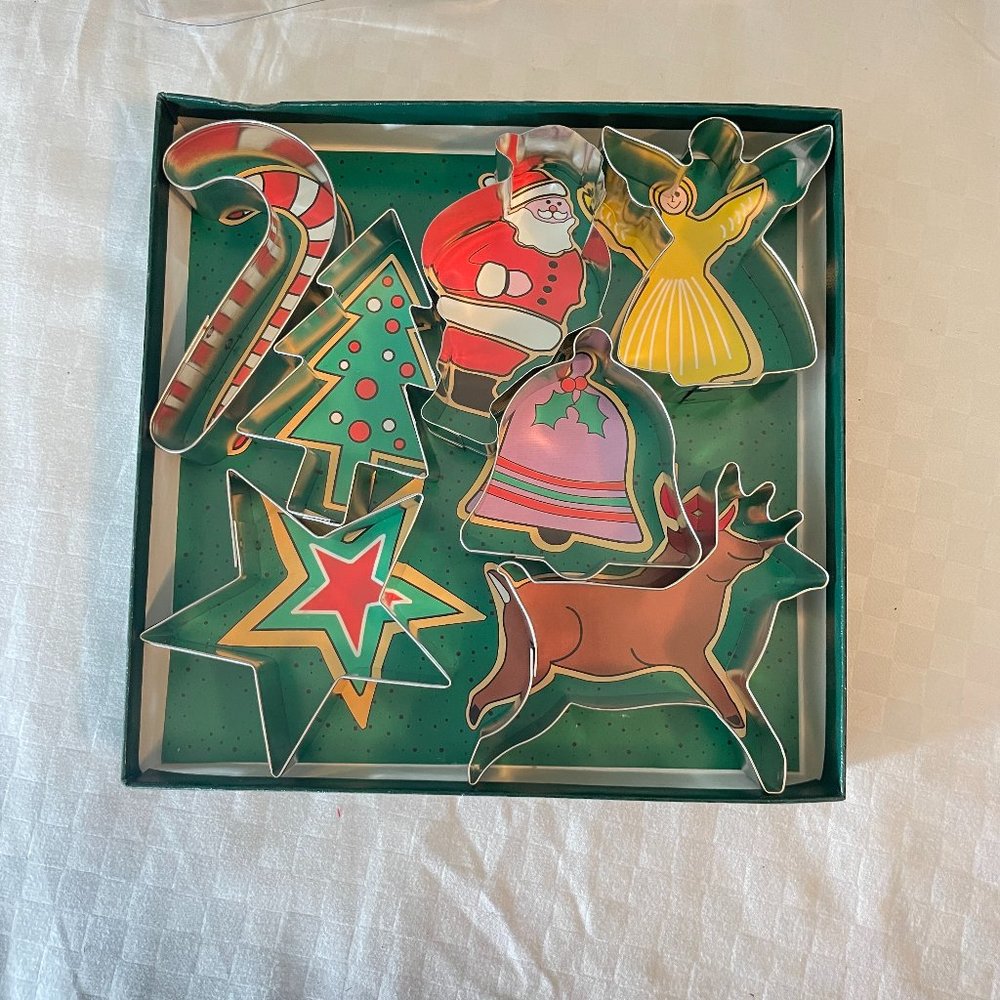 NEW! Fox Run 7 Pack Christmas Cookie Cutter Set